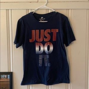 Nike men’s t shirt